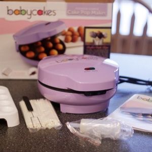 NEW IN BOX! Babycakes Cake Pop Maker PLUS RECIPES